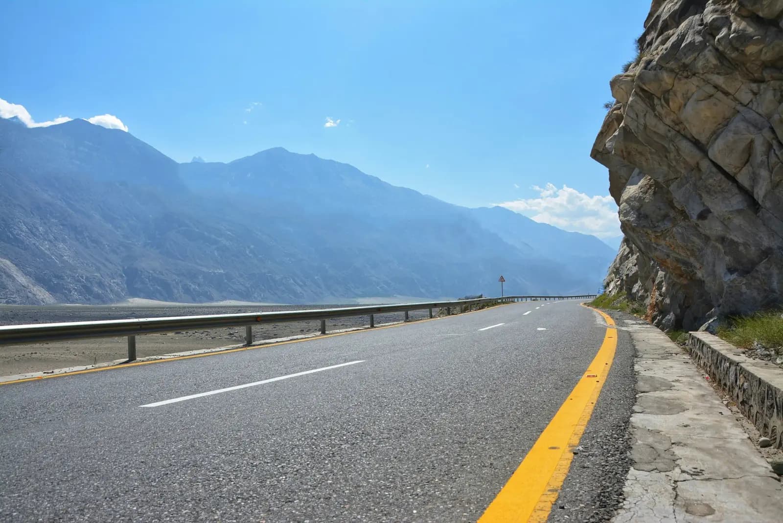 Karakoram Highway through the mountains of Gilgit-Baltistan
